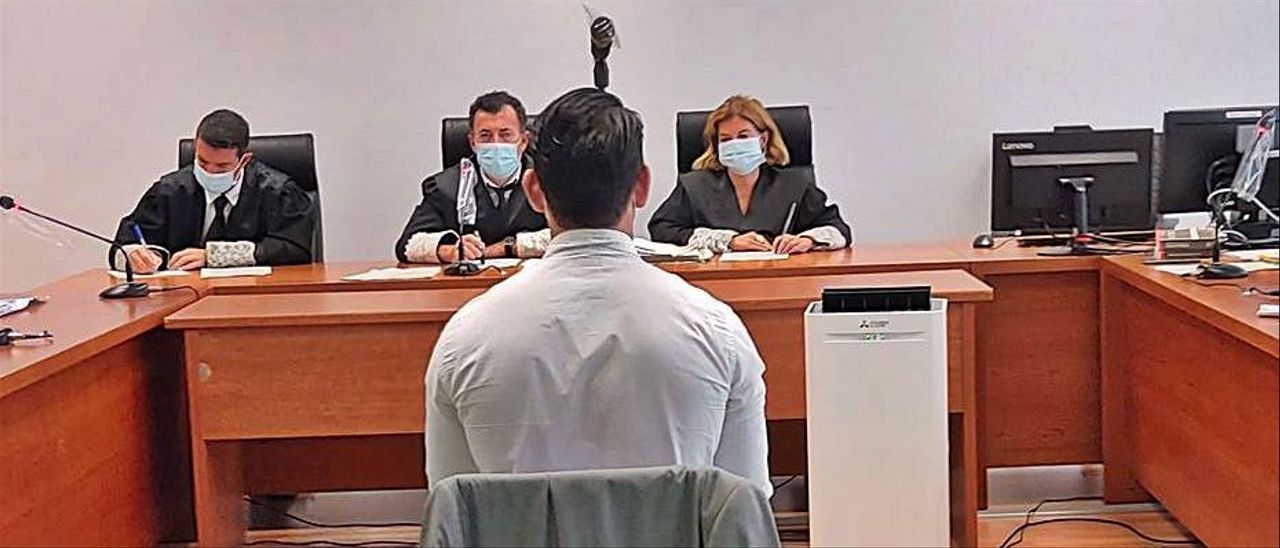 Sentenciado A Seis Años De Cárcel Por Abusar De Una Menor De 15 Años A