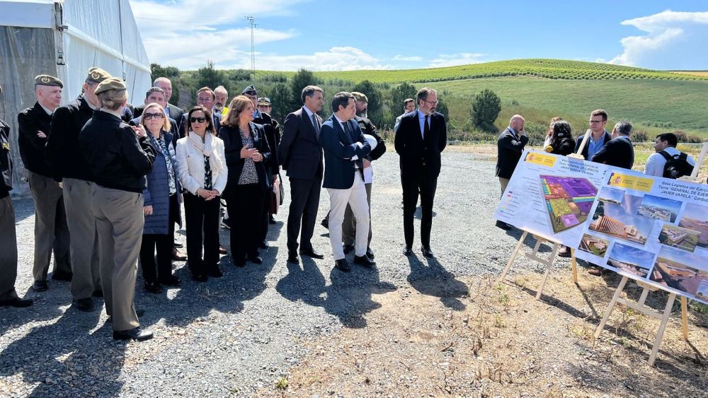 Visita de Margarita Robles a la Base Logística del Ejercito de Tierra en Córdoba ‘General de ejército Javier Varela’.