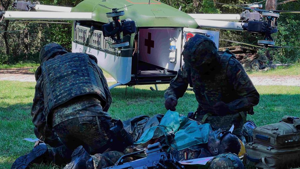 Las operaciones MEDEVAC transportan al herido a zona médica segura. Foto: Avilus