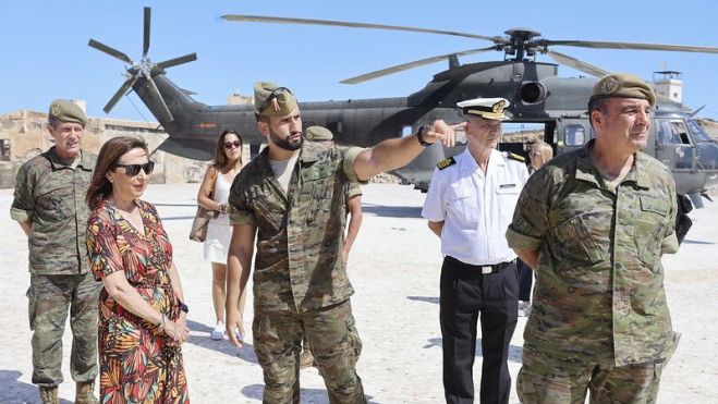 Visita el destacamento de la Isla Isabel II en las islas Chafarinas. Foto Marco Romero - Ministerio de Defensa.