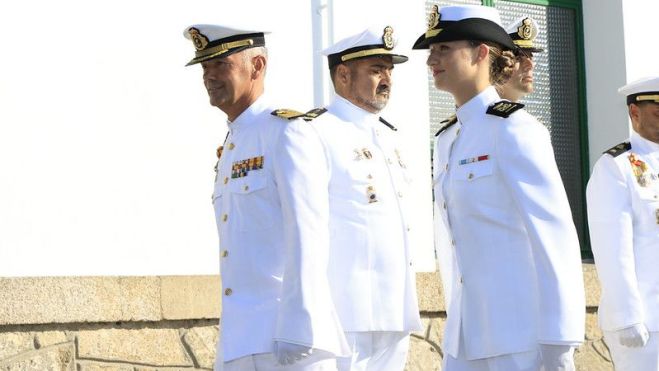 Leonor de Borbón en su ingreso a la Escuela Naval Militar.