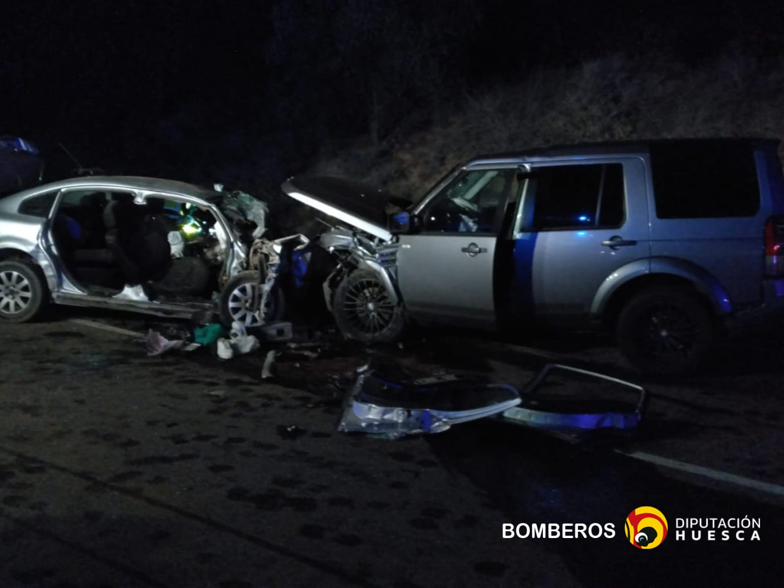 Tres jóvenes amigos mueren en un brutal choque frontal entre dos vehículos