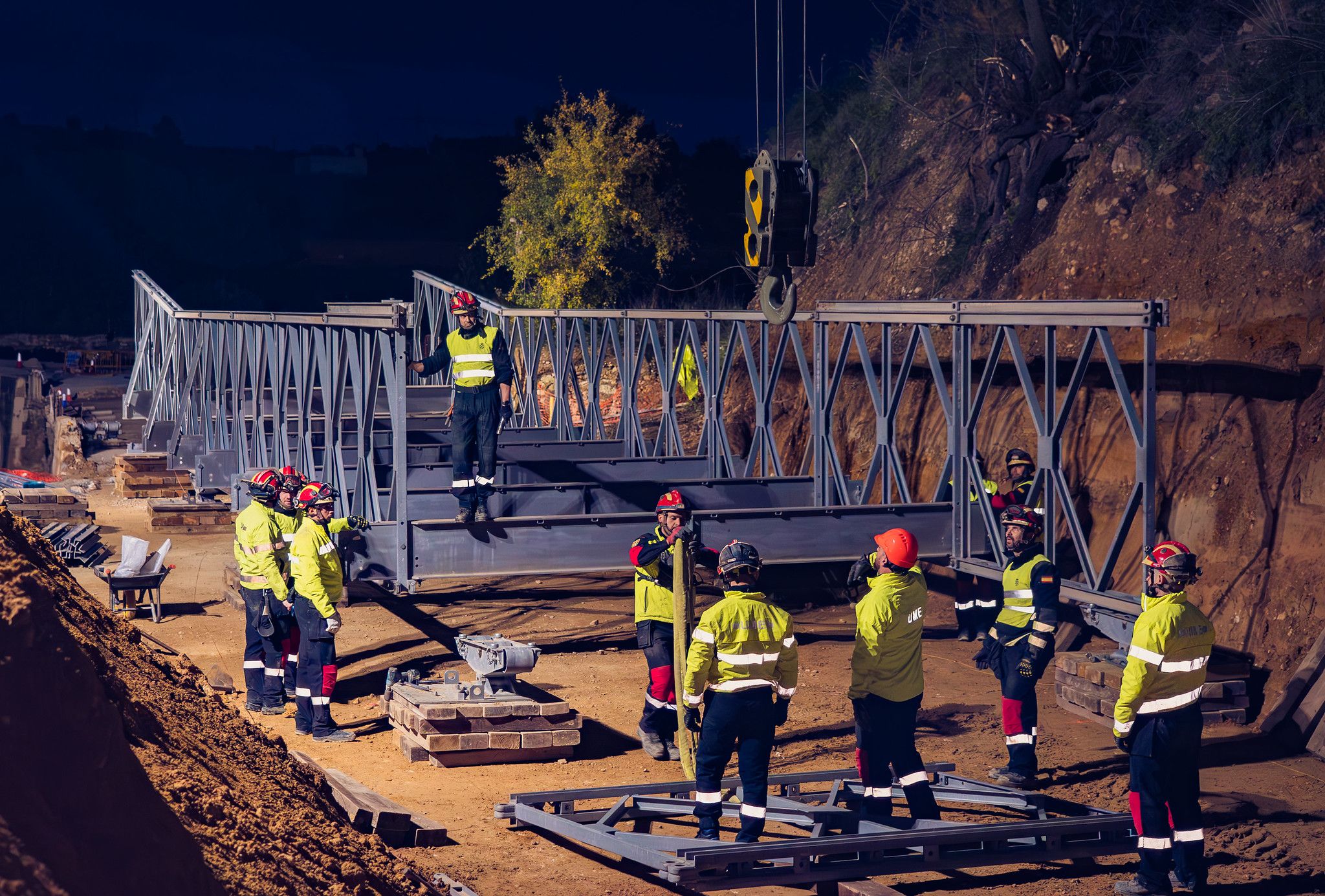 DANA: el ejército despliega puentes provisionales y recupera los accesos en Cheste, Ribarroja, Buñol y Picanya