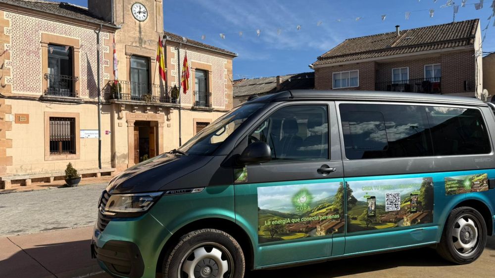  CORAVAN, la furgoneta que recorrerá todo el país para animar a los vecinos de los pueblos a que se apunten.